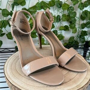 Wellington Women’s Nude Heels